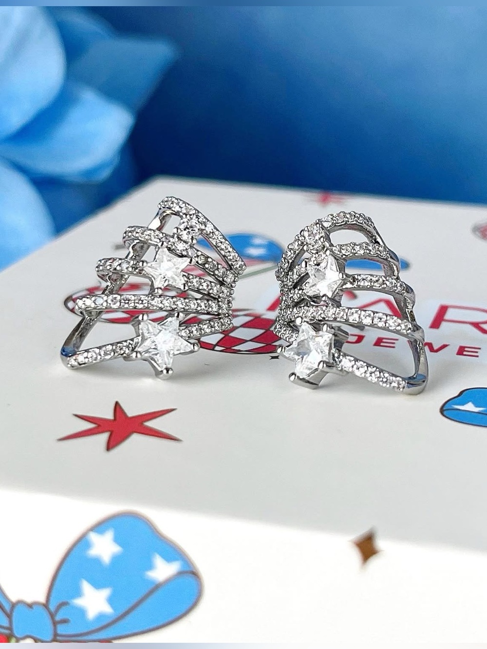 Park Lane 🩶 Madison Sparkle Box Earrings Silver NIB - Picture 3 of 6